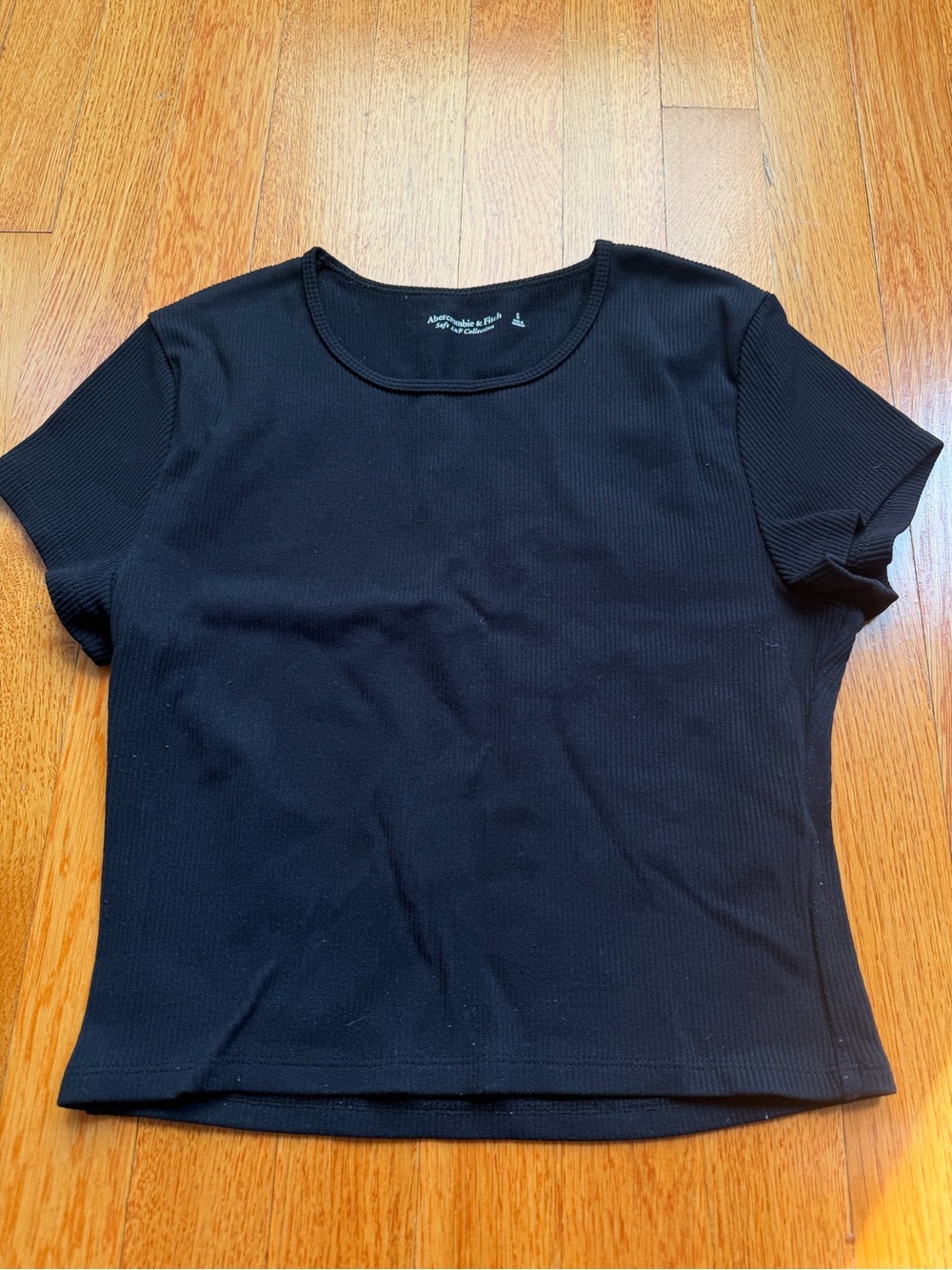 Abercrombie & Fitch Black Ribbed Crop Tee - Women's